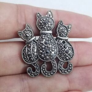 Vintage Three Cats Brooch, Silver Tone Lapel Pin, Kitten Cat Lady, Estate